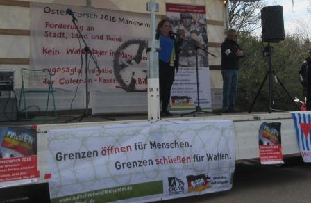 Eine Ostermarsch-Forderung - Grenzen öffnen für Menschen. Grenzen schließen für Waffen. Eine der Ostermarsch-Forderungen: Grenzen öffnen für Menschen. Grenzen schließen für Waffen.