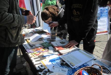 DFG-VK und Friedensplenum Mannheim sammeln Unterschriften